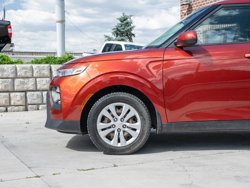 Used 2021 Kia Soul LX FWD image 3