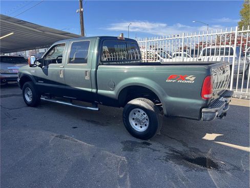 Used 2004 Ford F250 XLT image 4
