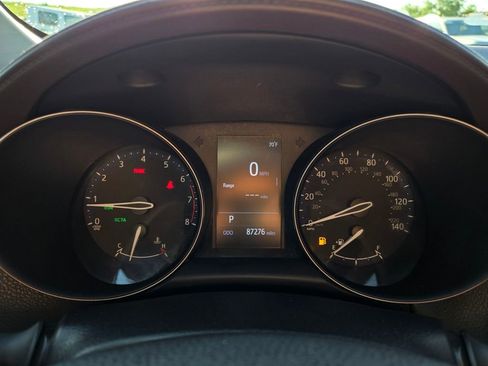 Used 2019 Toyota C-HR Limited FWD image 19