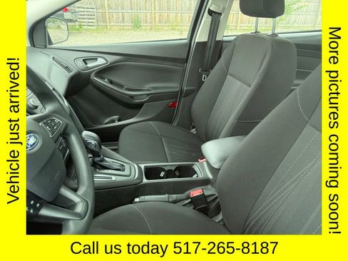 Used 2018 Ford Focus SE FWD image 3