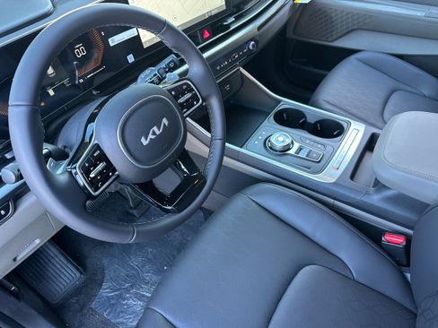 New 2026 Kia Carnival LXS image 10