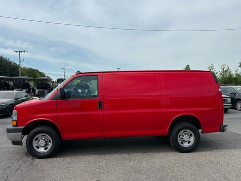 Used 2022 Chevrolet Express 2500 w/ Driver Convenience Package RWD image 5