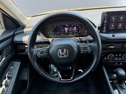 Used 2025 Honda Accord EX-L image 16