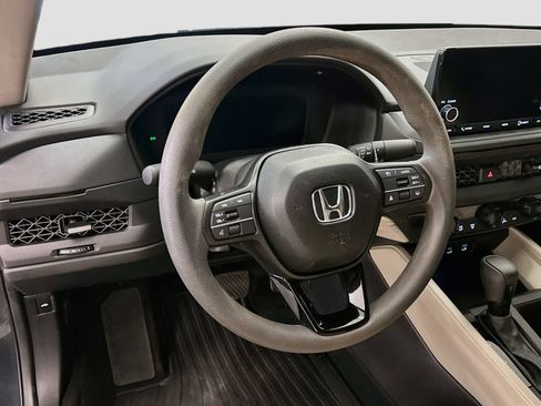 Used 2025 Honda Accord SE image 18