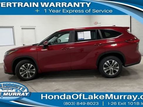 Used 2023 Toyota Highlander XLE FWD image 8