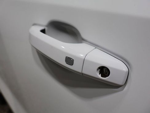 Used 2023 Chevrolet Silverado 1500 LT image 11