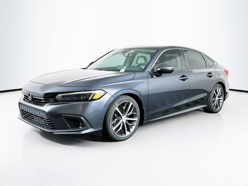 Used 2023 Honda Civic Touring image 3