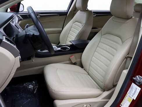 Used 2013 Ford Fusion SE image 9