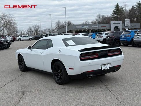Used 2023 Dodge Challenger SXT image 3