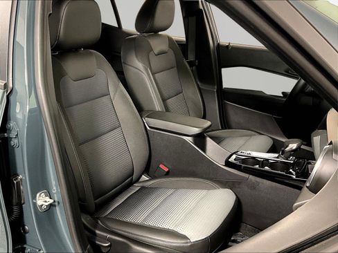 Used 2025 Chevrolet Trax LT w/ Driver Confidence Package FWD image 28