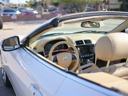 Used 2012 Jaguar XK Convertible image 10