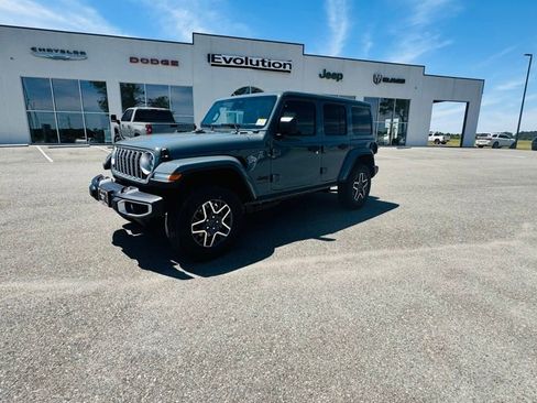 New 2026 Jeep Wrangler Unlimited Sahara w/ Technology Group AWD/4WD image 6