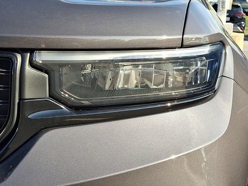 Used 2023 Jeep Grand Cherokee Altitude AWD/4WD image 9