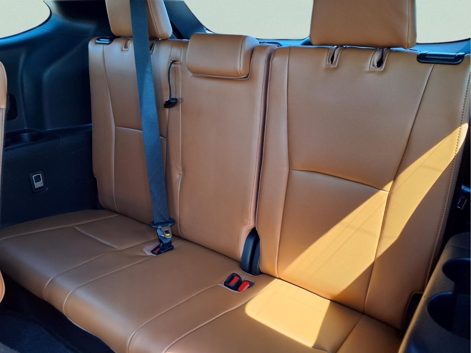 Used 2021 Toyota Highlander Platinum FWD image 12