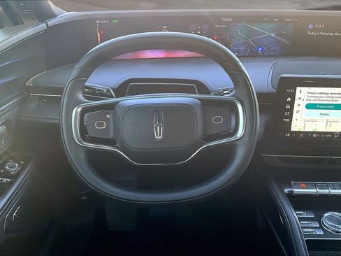 Used 2024 Lincoln Nautilus Reserve w/ Equipment Group 202A image 5