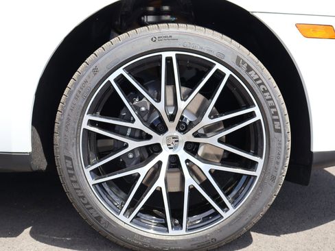 New 2026 Porsche Macan image 29