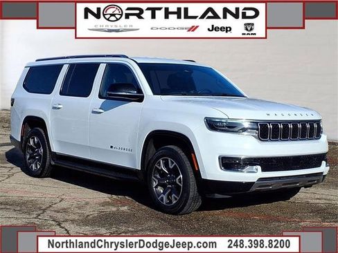 Certified 2024 Jeep Wagoneer L Series III w/ Flexible Seating Group AWD/4WD image 1
