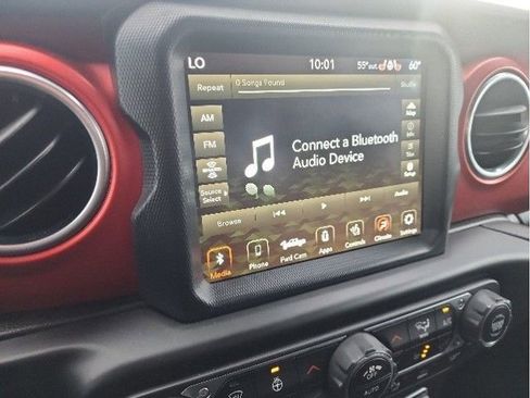 Used 2020 Jeep Gladiator Rubicon w/ Advanced Safety Group image 16