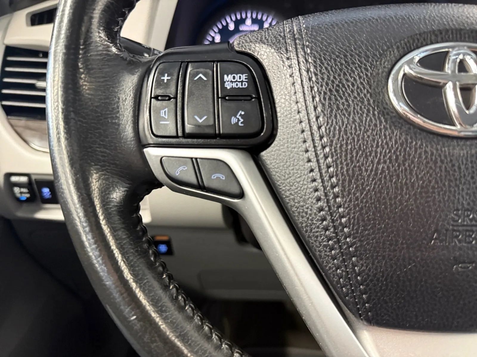 Used 2019 Toyota Sienna XLE FWD image 19