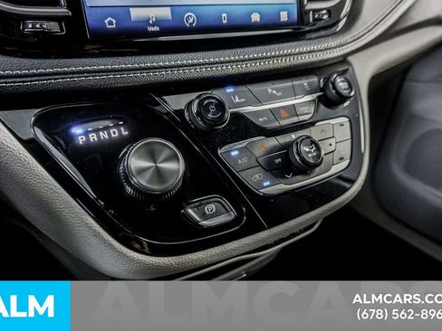 Used 2023 Chrysler Pacifica Touring-L FWD image 40