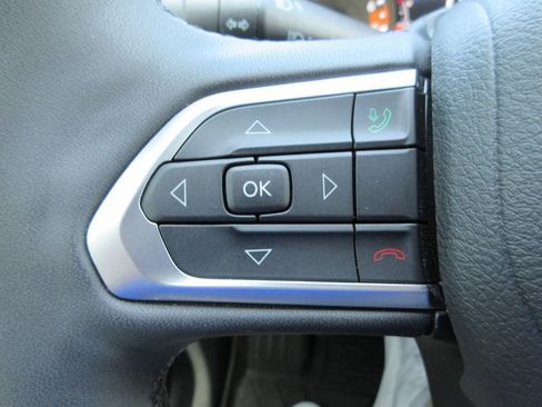 Used 2024 Jeep Compass Latitude w/ Sun and Sound Group AWD/4WD image 26