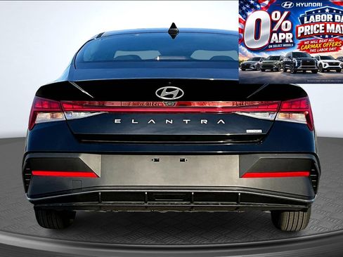 New 2026 Hyundai Elantra Hybrid FWD image 7