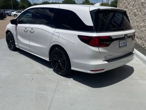 Used 2024 Honda Odyssey Sport image 8