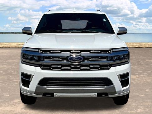 Used 2023 Ford Expedition Platinum image 2
