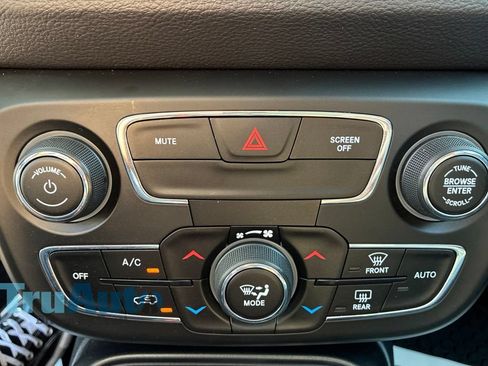 Used 2018 Jeep Compass Trailhawk AWD/4WD image 33