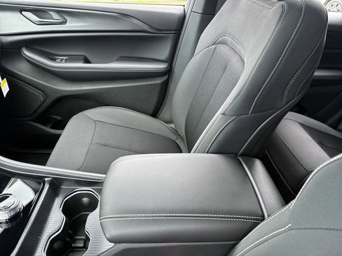 New 2026 Jeep Grand Cherokee Laredo AWD/4WD image 21