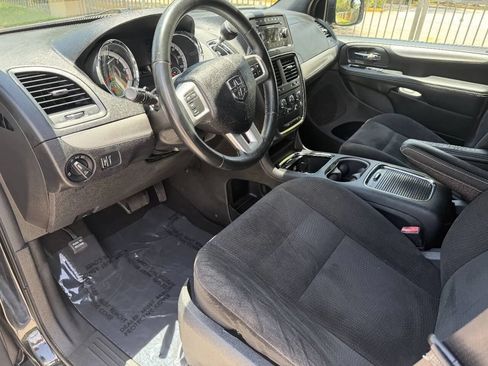 Used 2015 Dodge Grand Caravan SXT w/ Blacktop Package FWD image 22
