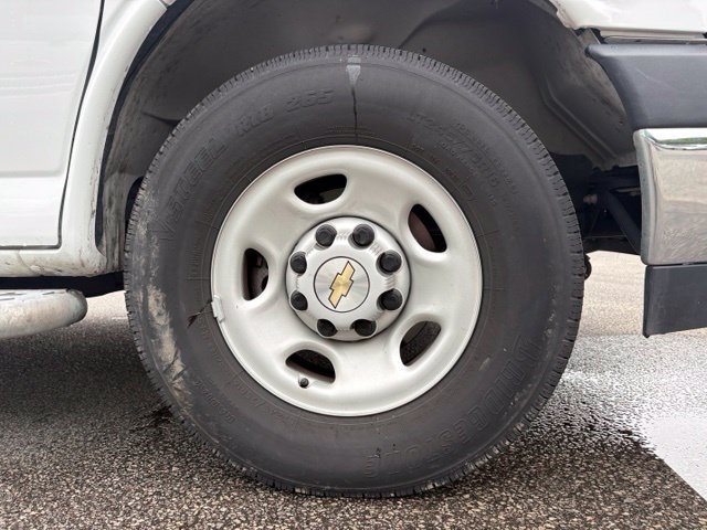 Used 2025 Chevrolet Express 2500 w/ Driver Convenience Package RWD image 20