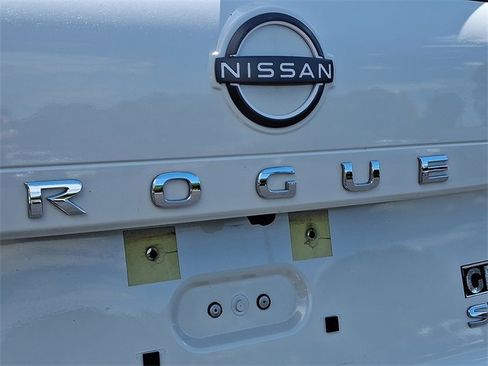 Used 2023 Nissan Rogue SV image 29