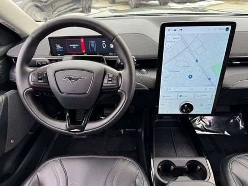 Used 2021 Ford Mustang Mach-E Premium image 4