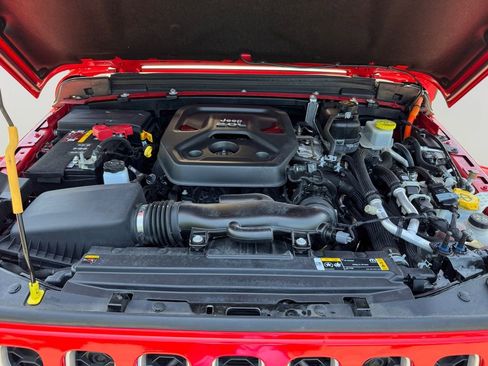 Used 2022 Jeep Wrangler Unlimited Sahara image 9