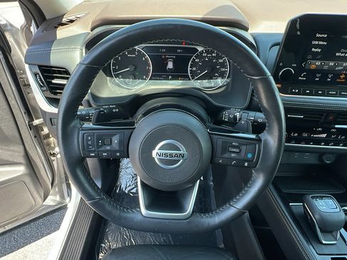 Used 2021 Nissan Rogue SL w/ Premium Package AWD/4WD image 18