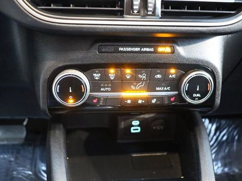 Used 2022 Ford Escape SEL image 17