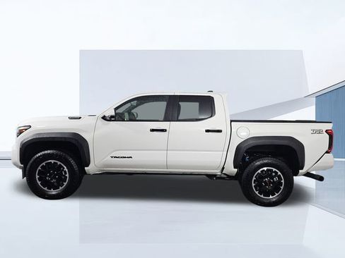 Used 2025 Toyota Tacoma 4x4 Double Cab Hybrid image 4