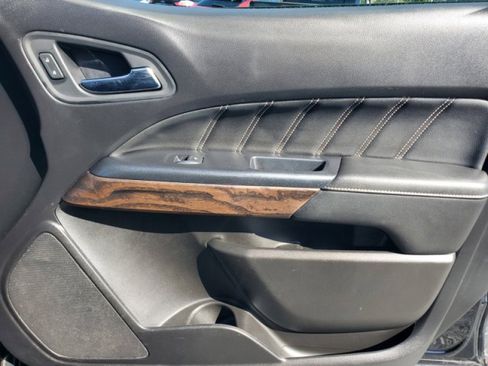 Used 2021 GMC Canyon Denali image 33