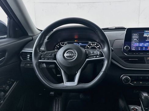 Used 2023 Nissan Altima 2.5 SR FWD image 17