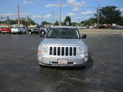 Used 2010 Jeep Patriot Sport FWD image 9