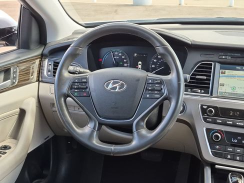 Used 2017 Hyundai Sonata Limited w/ Ultimate Package 02 FWD image 11