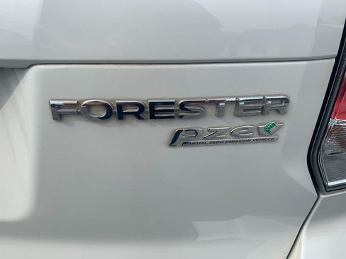 Used 2017 Subaru Forester 2.5i Premium AWD/4WD image 11