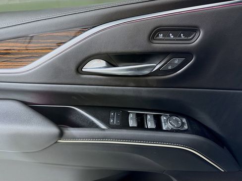 Used 2022 Cadillac Escalade Premium Luxury image 18