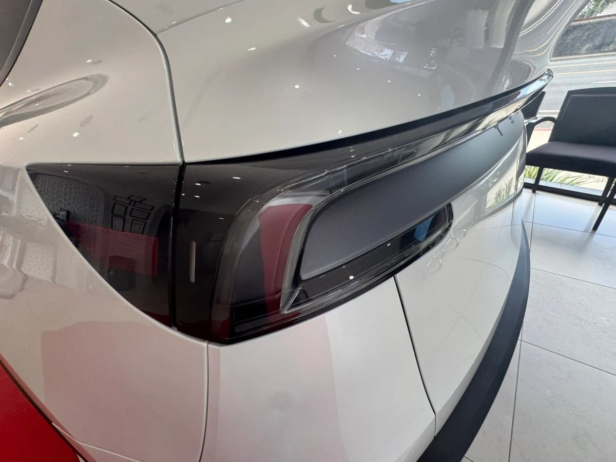 Used 2026 Tesla Model Y 2WD image 28