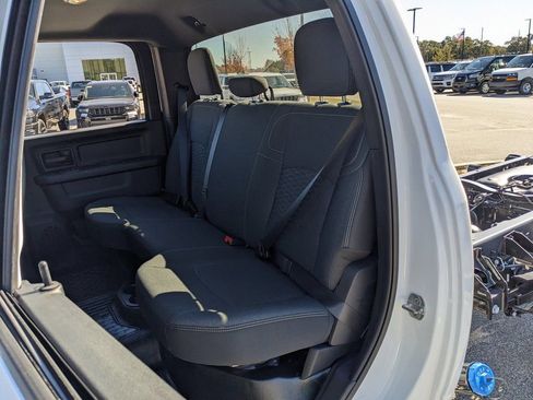 New 2026 RAM 3500 Tradesman w/ Chrome Appearance Group A RWD image 32