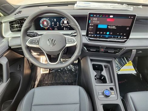 New 2026 Volkswagen Tiguan SE R-Line image 25