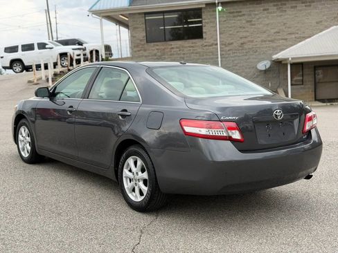 Used 2010 Toyota Camry LE FWD image 5