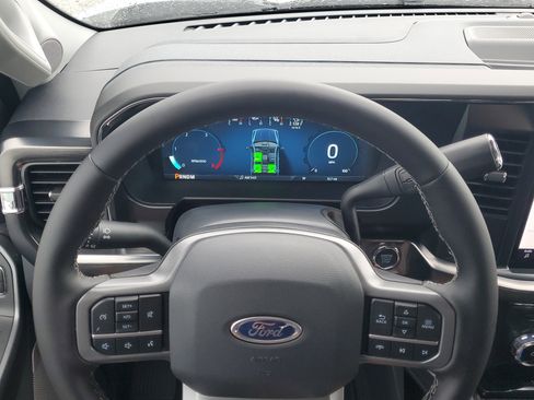 New 2026 Ford F250 Lariat w/ Black Appearance Package image 18