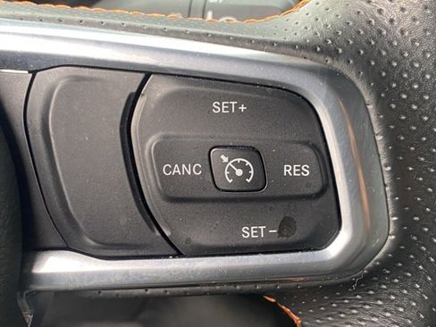 Used 2021 Jeep Gladiator Mojave w/ Safety Group image 17